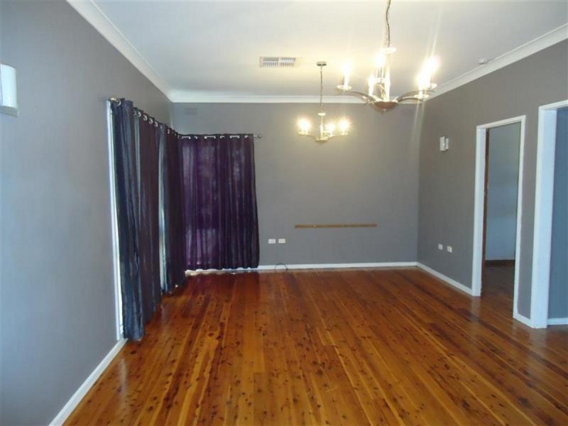 89 Leavenworth Drive, Mount Austin NSW 2650