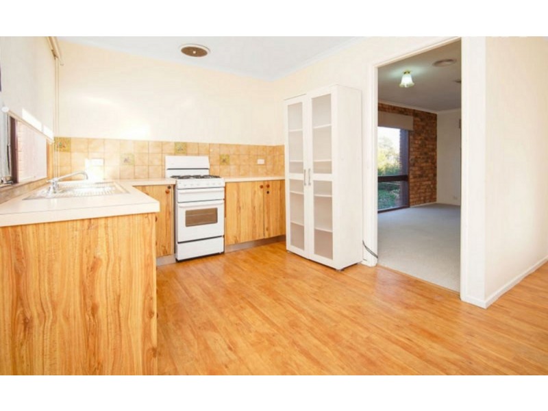 52 Pinaroo Drive, Glenfield Park NSW 2650