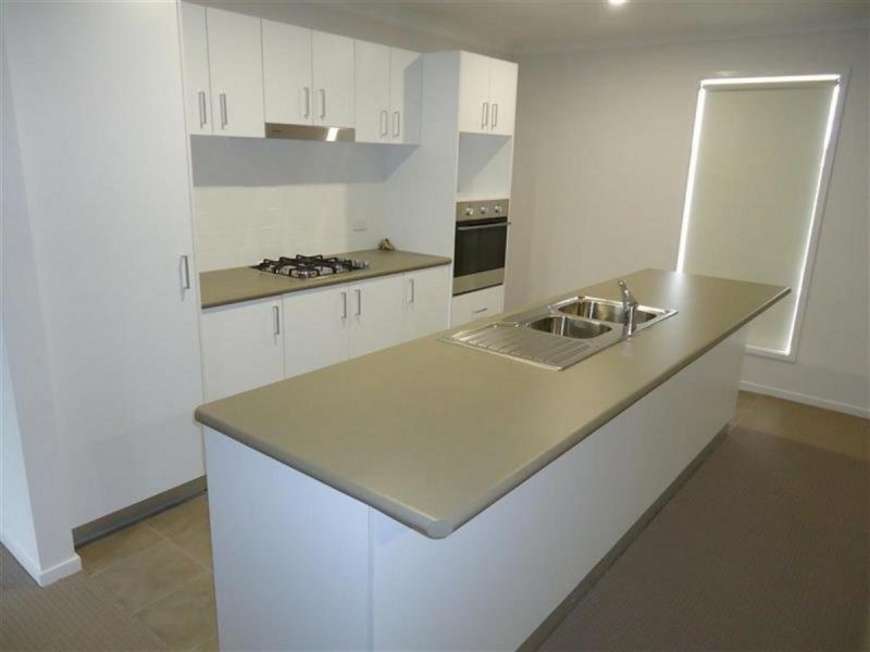 5 Melaleuca Drive, Forest Hill NSW 2651