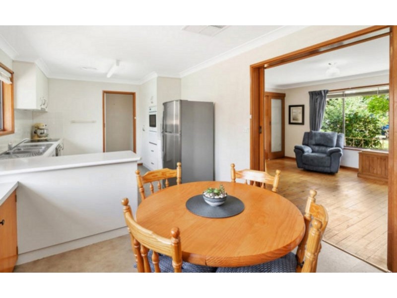 17 Willow Street, Kooringal NSW 2650