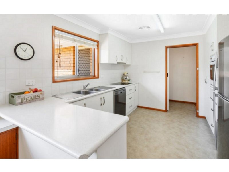 17 Willow Street, Kooringal NSW 2650