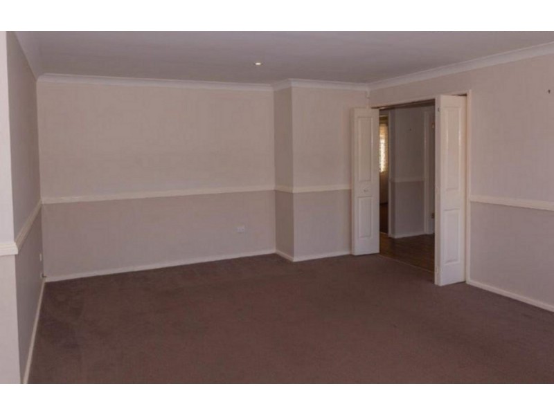 25 Kilpatrick Street, Kooringal NSW 2650