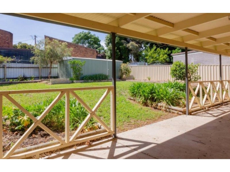 25 Kilpatrick Street, Kooringal NSW 2650