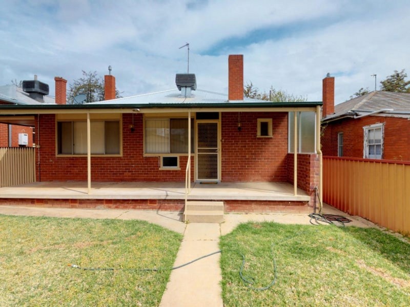 65 Brookong Avenue, Wagga Wagga NSW 2650
