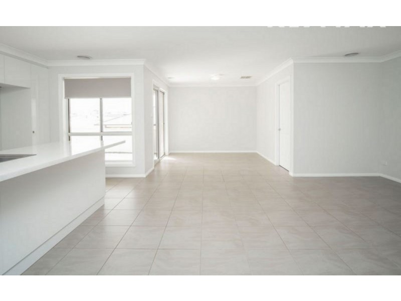 6 Ellerslie Street, Gobbagombalin NSW 2650