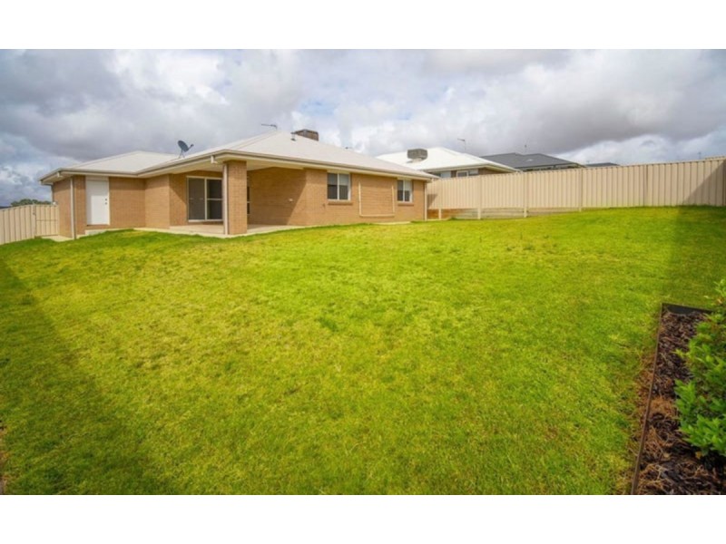 6 Ellerslie Street, Gobbagombalin NSW 2650