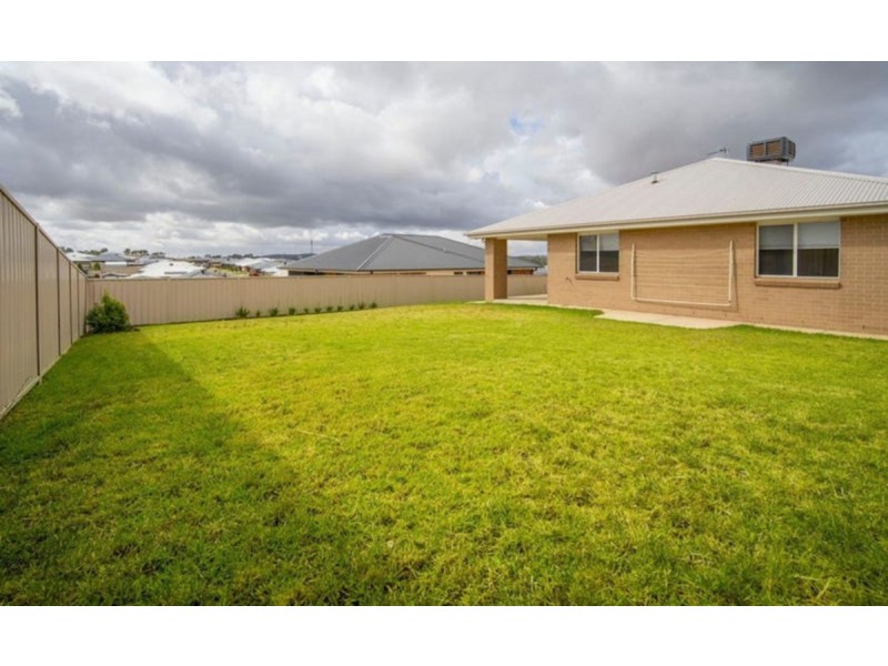 6 Ellerslie Street, Gobbagombalin NSW 2650