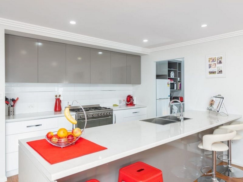26 Barton Avenue, Lloyd NSW 2650
