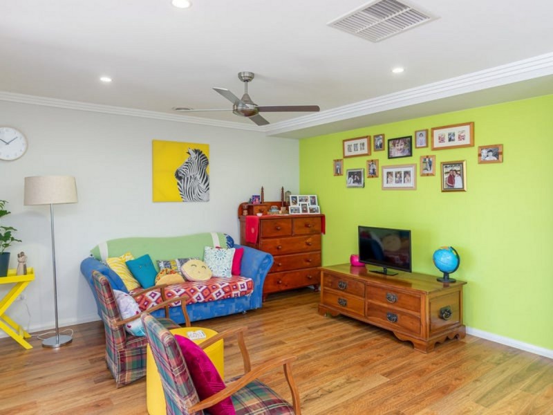 26 Barton Avenue, Lloyd NSW 2650