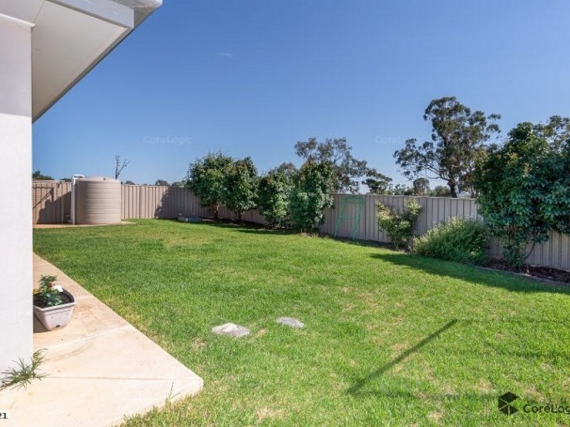 26 Barton Avenue, Lloyd NSW 2650