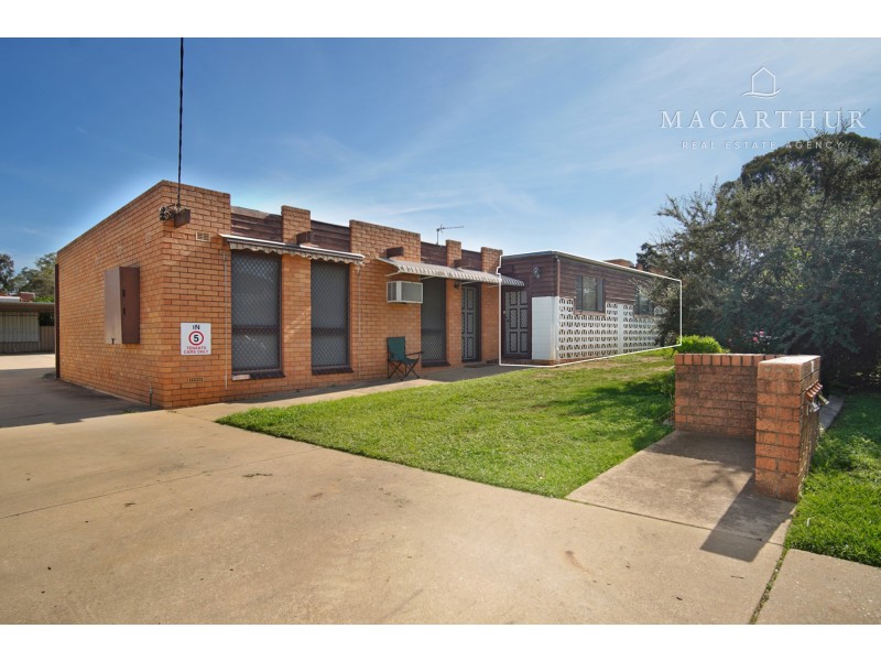 2/12 Marloo Crescent, Kooringal NSW 2650