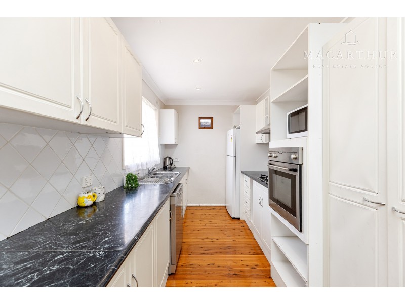 63 Leavenworth Drive, Mount Austin NSW 2650