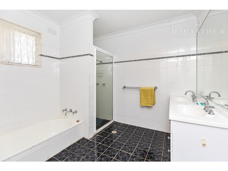 63 Leavenworth Drive, Mount Austin NSW 2650