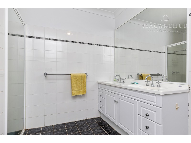 63 Leavenworth Drive, Mount Austin NSW 2650