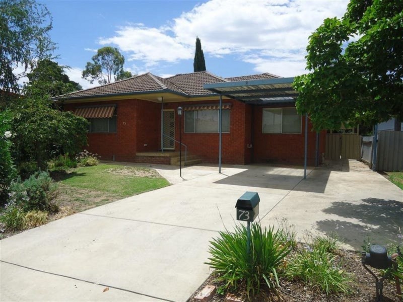 73 Tichborne Crescent, Kooringal NSW 2650
