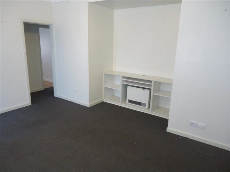 73 Tichborne Crescent, Kooringal NSW 2650