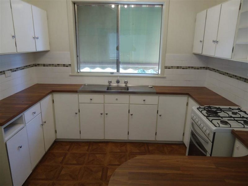 73 Tichborne Crescent, Kooringal NSW 2650