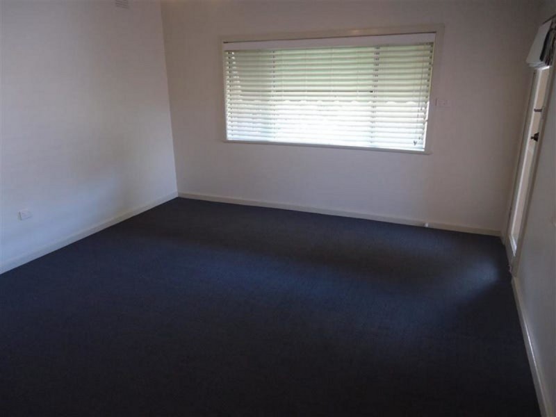 73 Tichborne Crescent, Kooringal NSW 2650