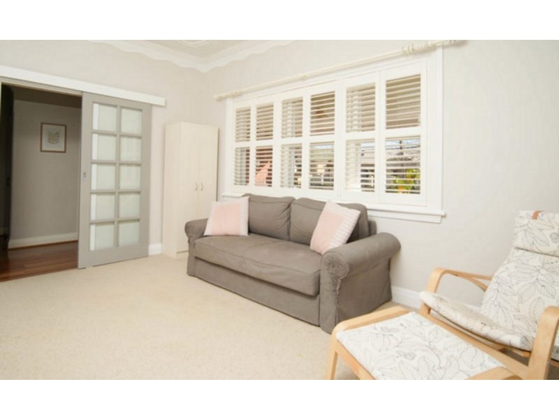 2 Rhoda Avenue, Wagga Wagga NSW 2650