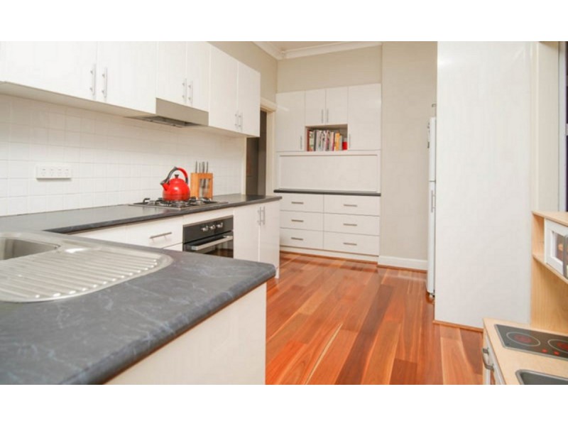 2 Rhoda Avenue, Wagga Wagga NSW 2650