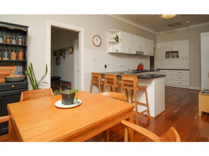 2 Rhoda Avenue, Wagga Wagga NSW 2650