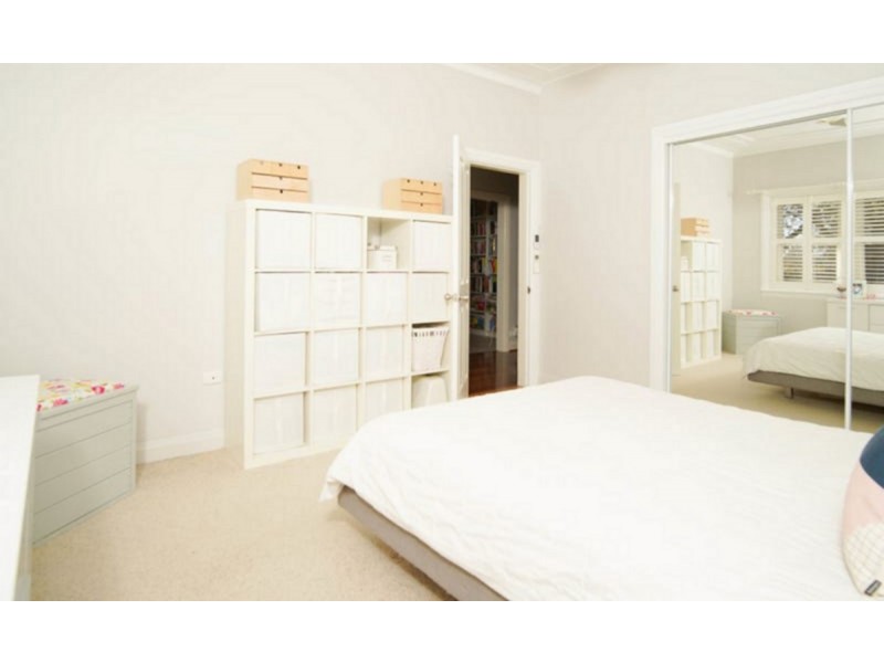 2 Rhoda Avenue, Wagga Wagga NSW 2650