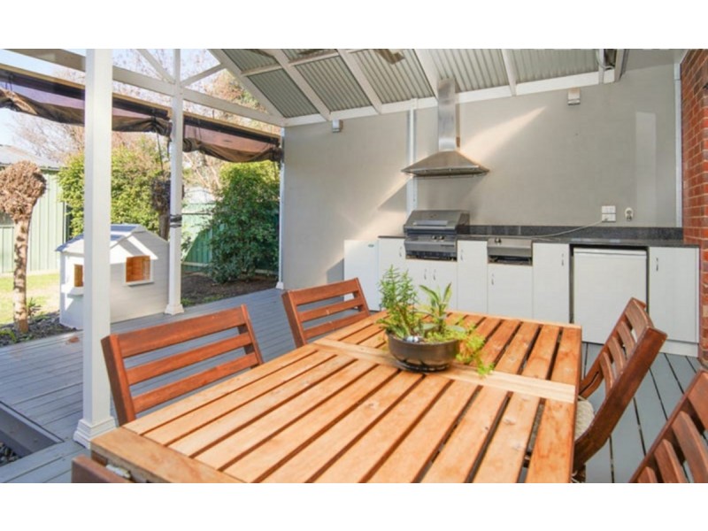 2 Rhoda Avenue, Wagga Wagga NSW 2650