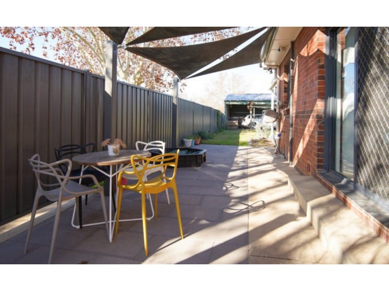 2 Rhoda Avenue, Wagga Wagga NSW 2650