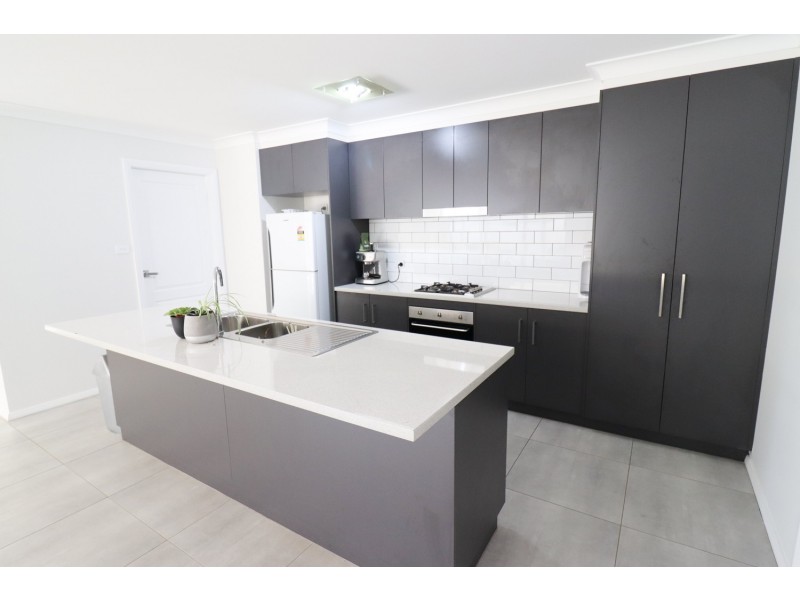 1/84 Barmedman Avenue, Gobbagombalin NSW 2650