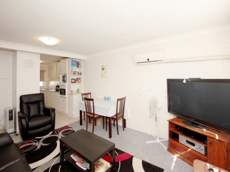 2/89 Ziegler Avenue, Kooringal NSW 2650