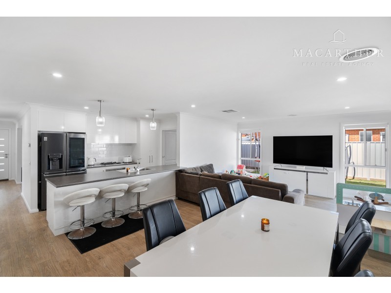 60 Jumbuck Drive, Gobbagombalin NSW 2650