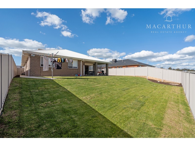 60 Jumbuck Drive, Gobbagombalin NSW 2650