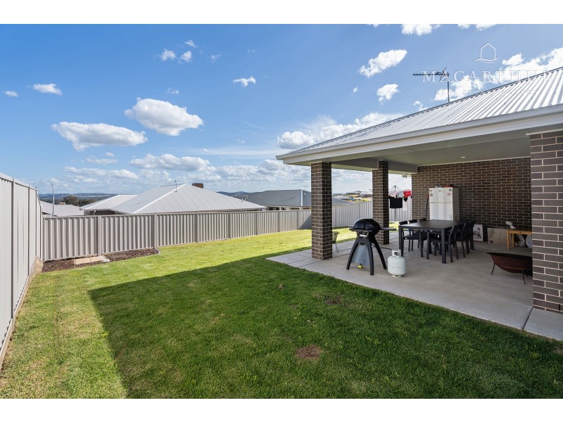 60 Jumbuck Drive, Gobbagombalin NSW 2650