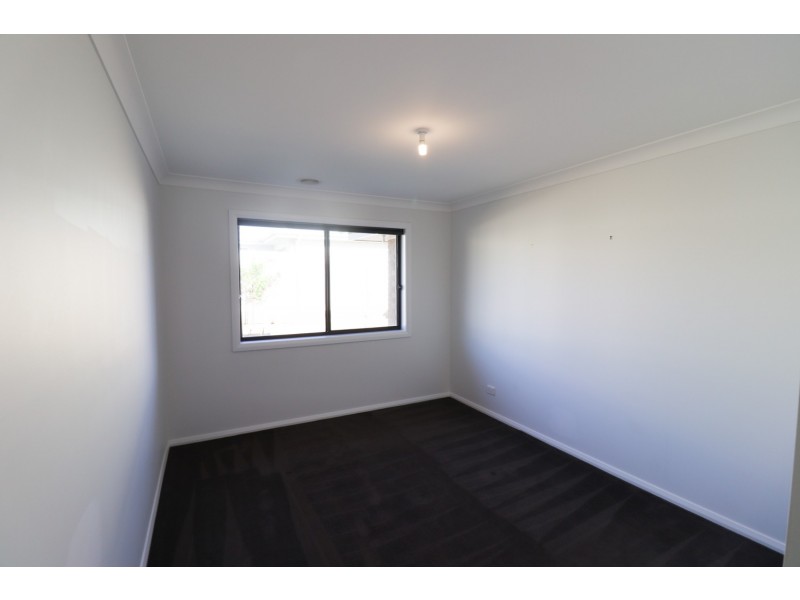 17 Mugga Street, Gobbagombalin NSW 2650