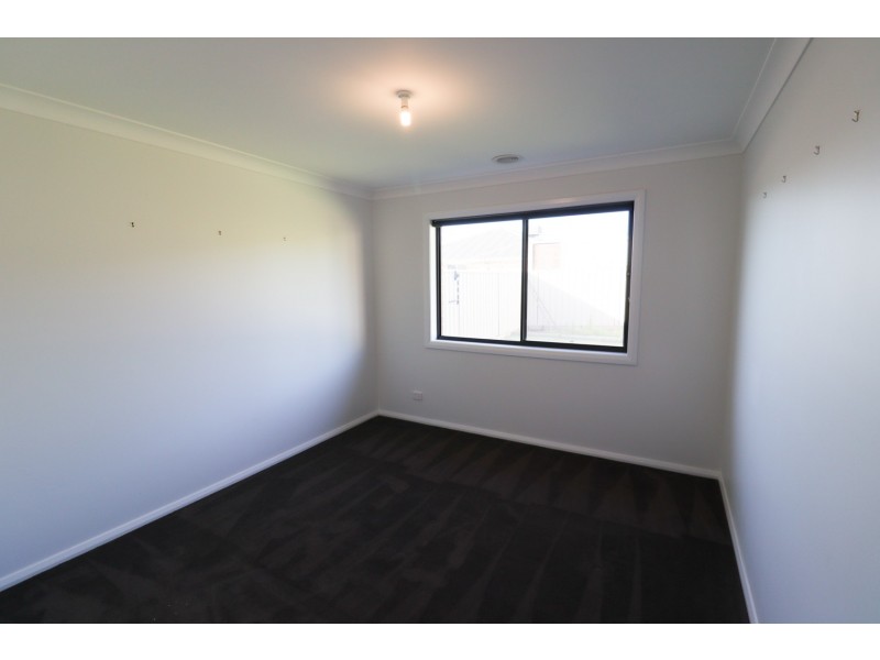 17 Mugga Street, Gobbagombalin NSW 2650