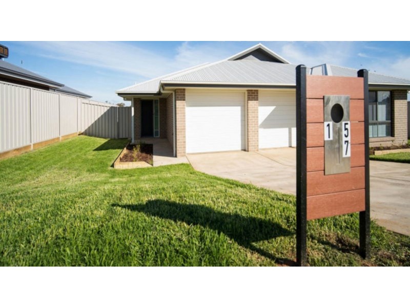 1/57 Coppabella Drive, Gobbagombalin NSW 2650