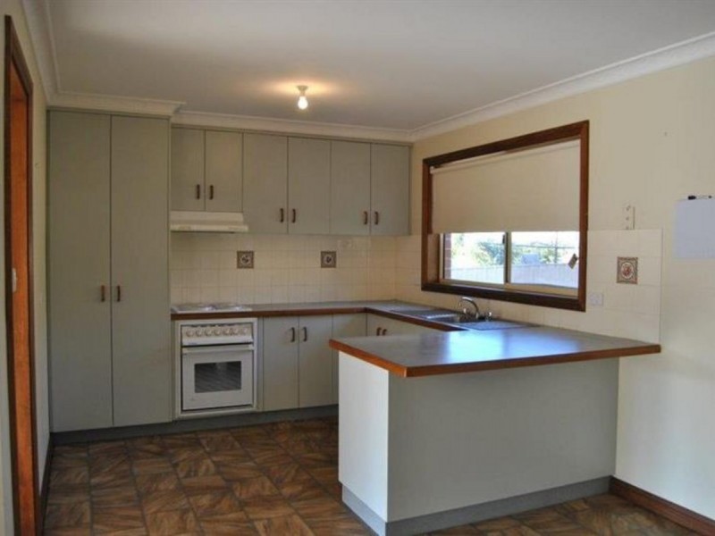 2/30 Gunn Drive, Estella NSW 2650