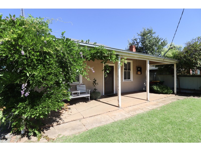 50 Heath Street, Turvey Park NSW 2650