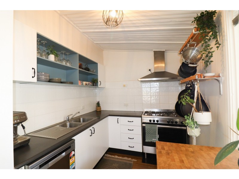 50 Heath Street, Turvey Park NSW 2650