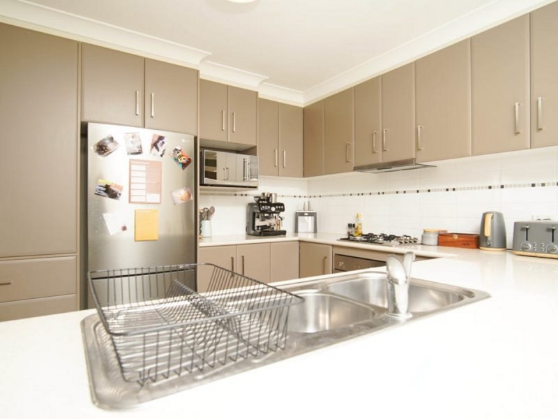 3/3 Carinya Street, Glenfield Park NSW 2650