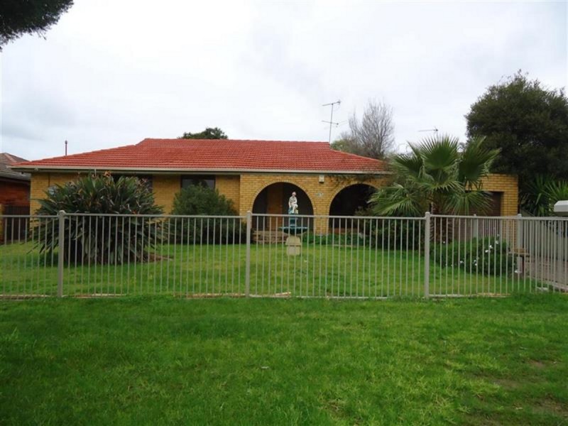 83 Raye Street, Tolland NSW 2650