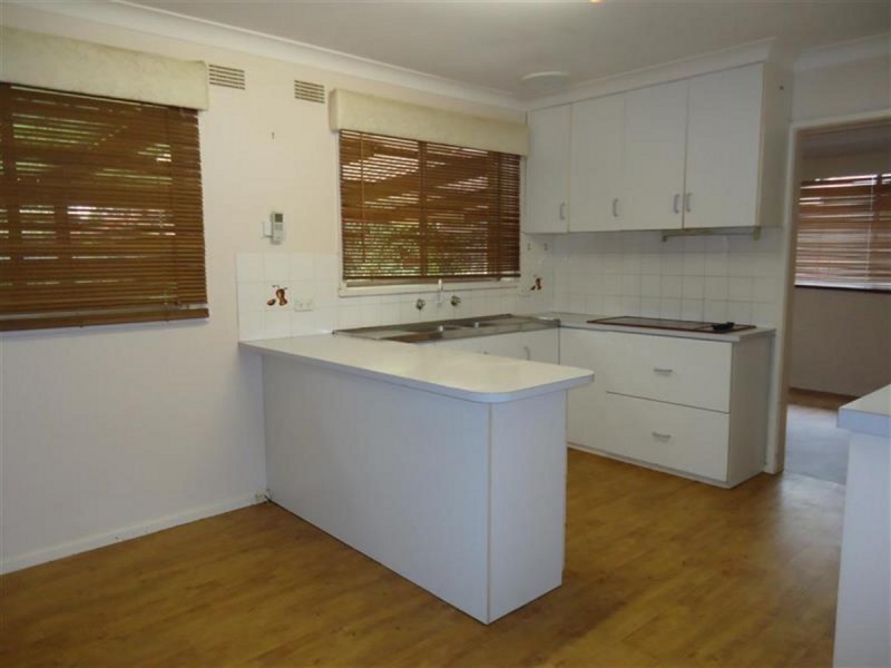 83 Raye Street, Tolland NSW 2650