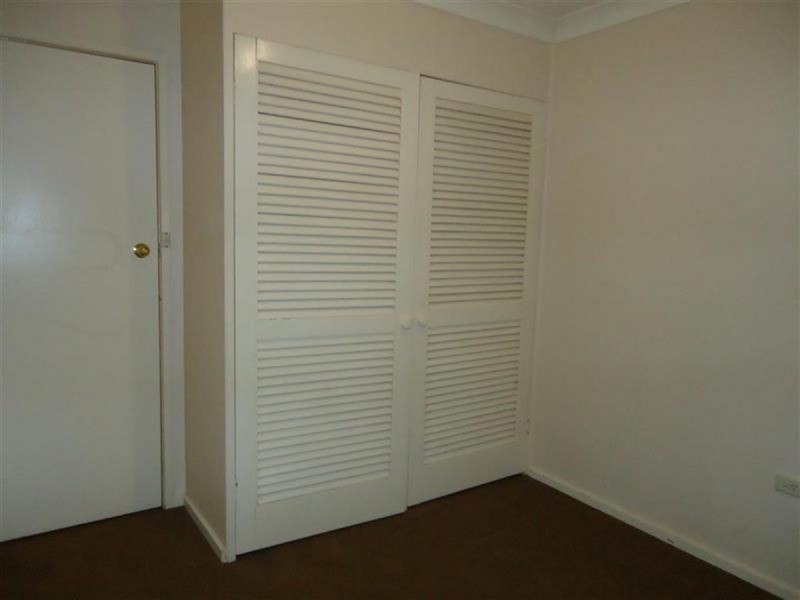 83 Raye Street, Tolland NSW 2650