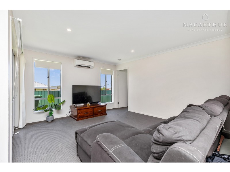 8 Tantoon Circuit, Forest Hill NSW 2651