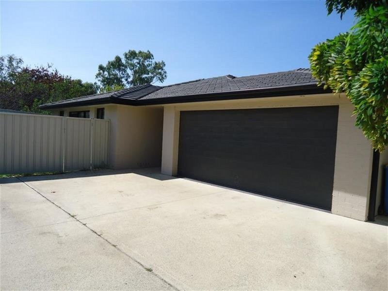 2/27 Dove Street, Mount Austin NSW 2650