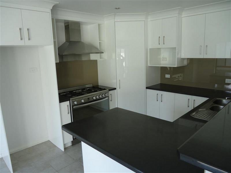 2/27 Dove Street, Mount Austin NSW 2650