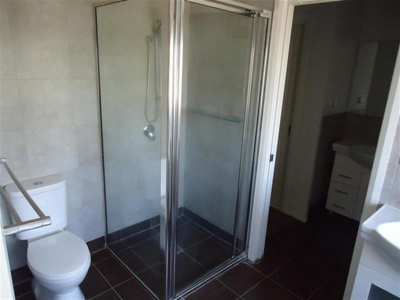 2/27 Dove Street, Mount Austin NSW 2650