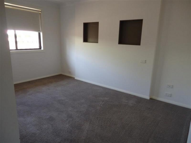 2/27 Dove Street, Mount Austin NSW 2650