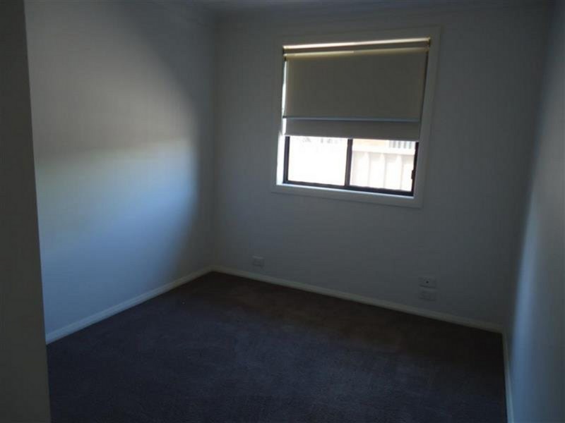 2/27 Dove Street, Mount Austin NSW 2650