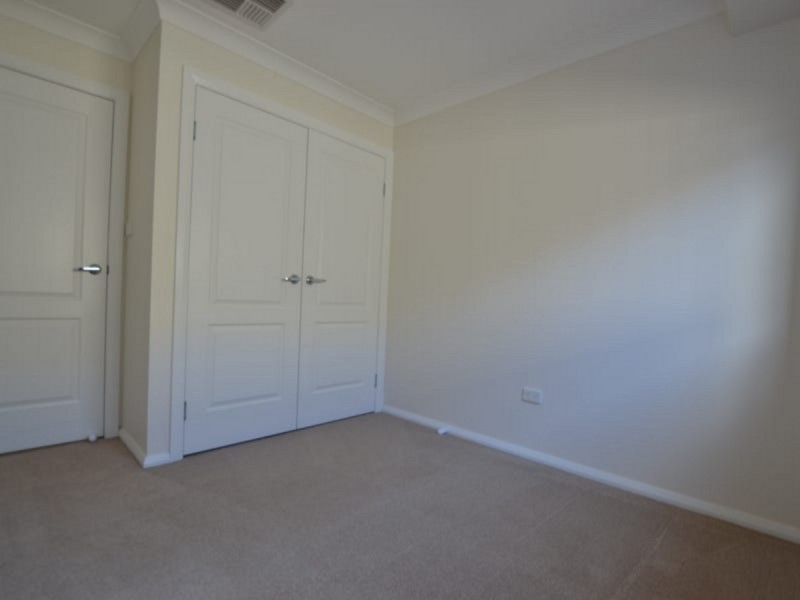 14 St Pauls Place, Estella NSW 2650